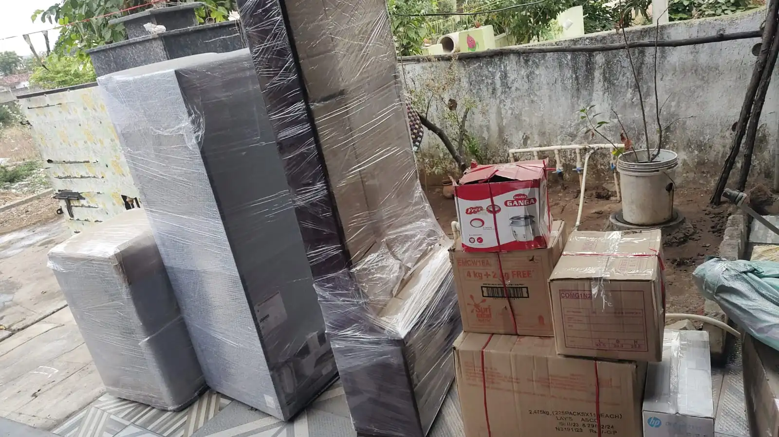 Maharaj Movers team at work